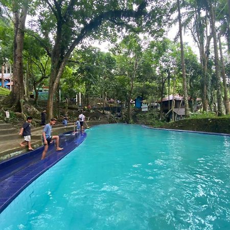 Hakata Lejja Near Natural Hot Spring Batu-Batu Exteriér fotografie